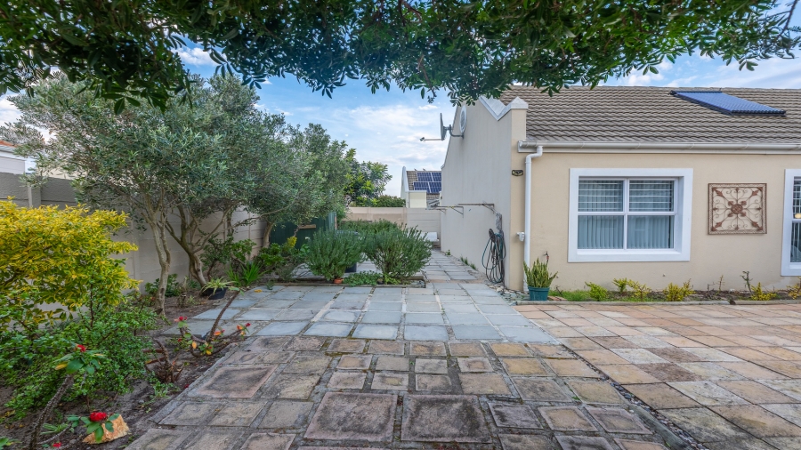 3 Bedroom Property for Sale in Sunningdale Western Cape